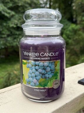 Yankee Candle Vineyard Jar Candle - Deep Purple